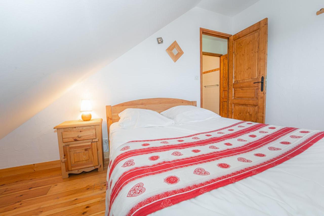 Village De Gites Les Chalets De L'Aubrac オモン・オーブラック エクステリア 写真